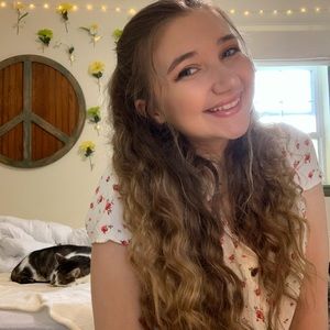 Meet your Posher, Hannah